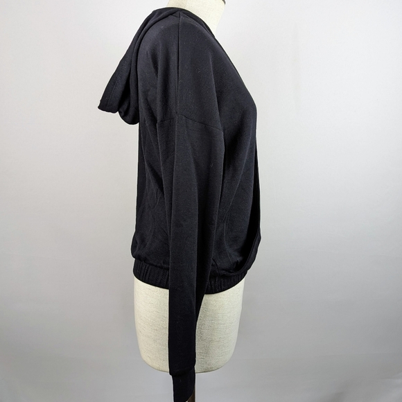 Beyond Yoga Hoodie Cross Your Heart Surplice V-Neck Elasticized Hem Black XS NWT - Picture 5 of 13